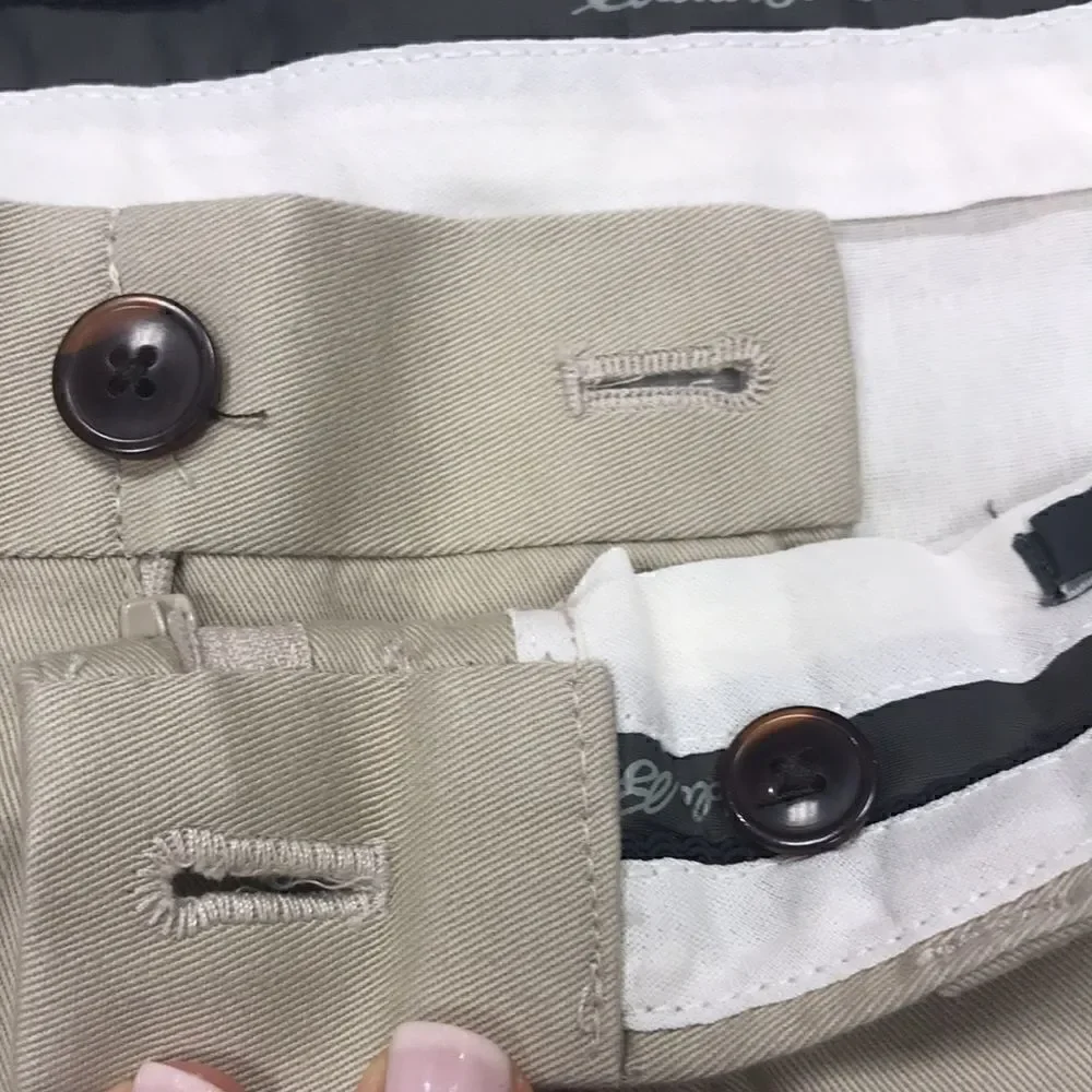 👠Eddie Bauer wrinkle free slim fit khakis.  Size 36